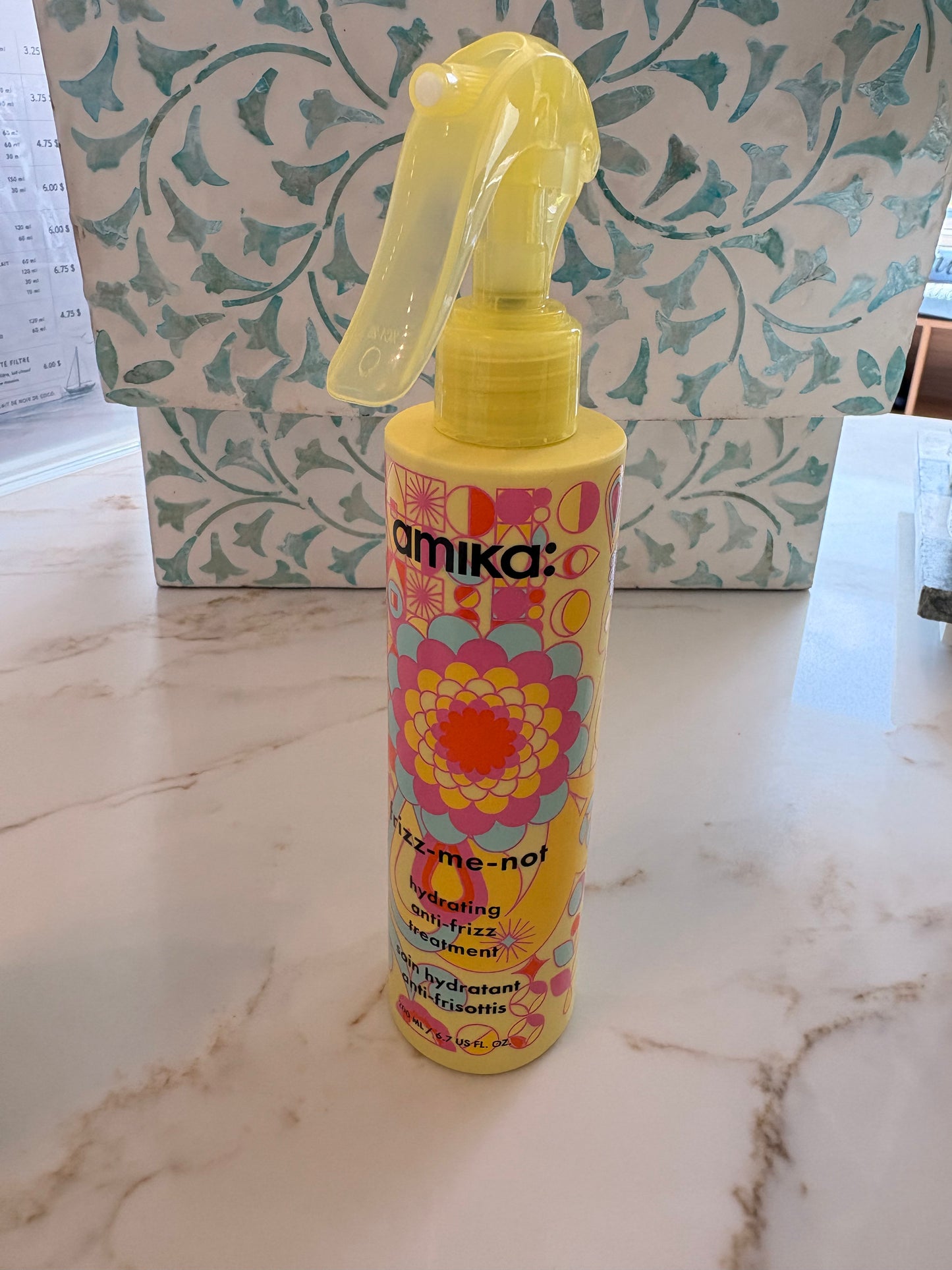 Amika frizz-me-not
