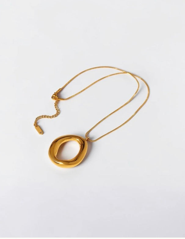 Collier Abstracto